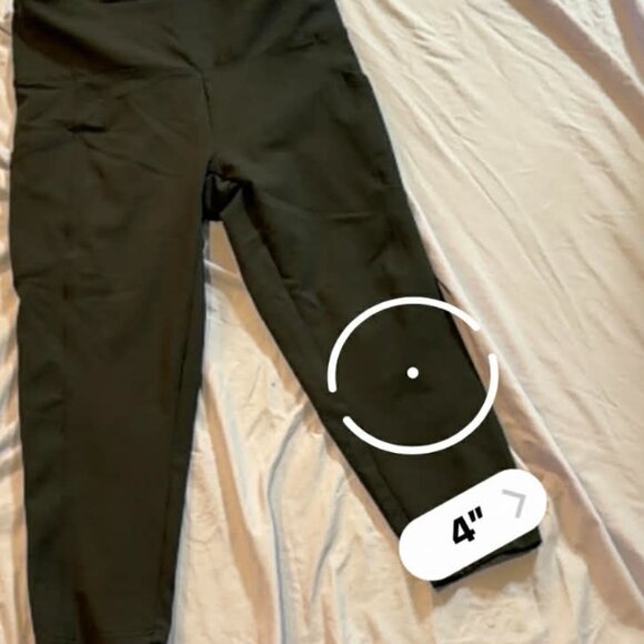 Marika brand Capri Leggings - stretch compression - Black - SIZE LARGE - Picture 9 of 13